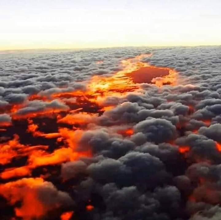 An image that purports to show the Australian bushfires from above the clouds.