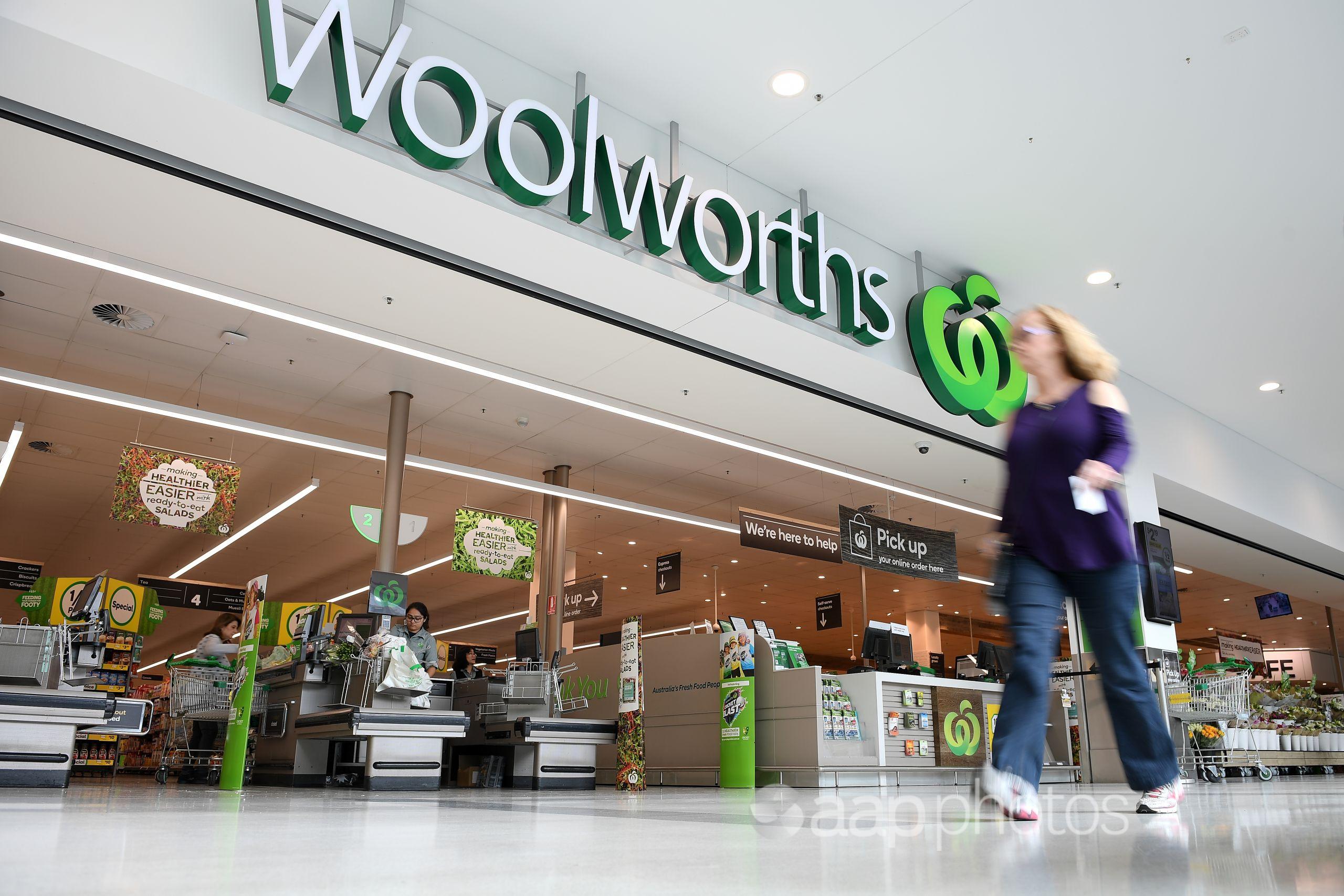 A Woolworths store at Double Bay in Sydney (AAP Image/Dan Himbrechts)