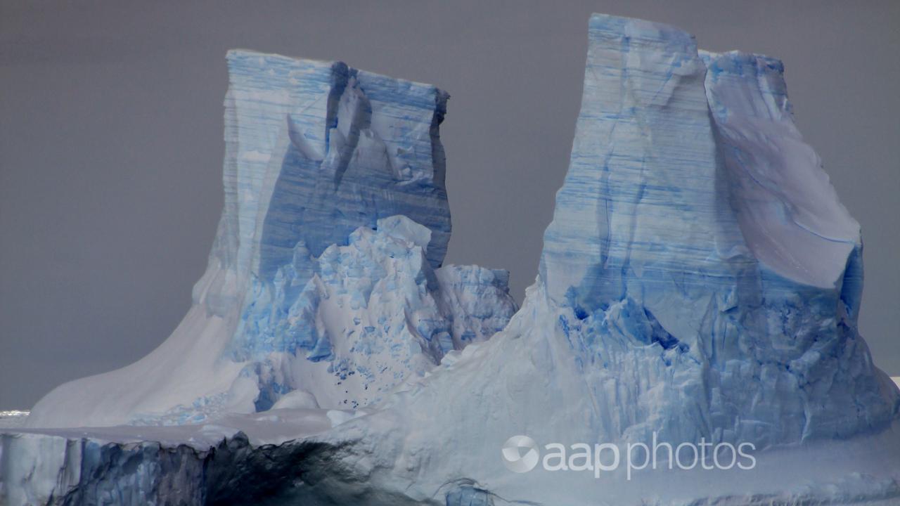 Antarctic icebergs