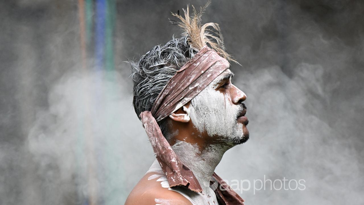 Indigenous performer Jono Barney at a smoking ceremony (file image)