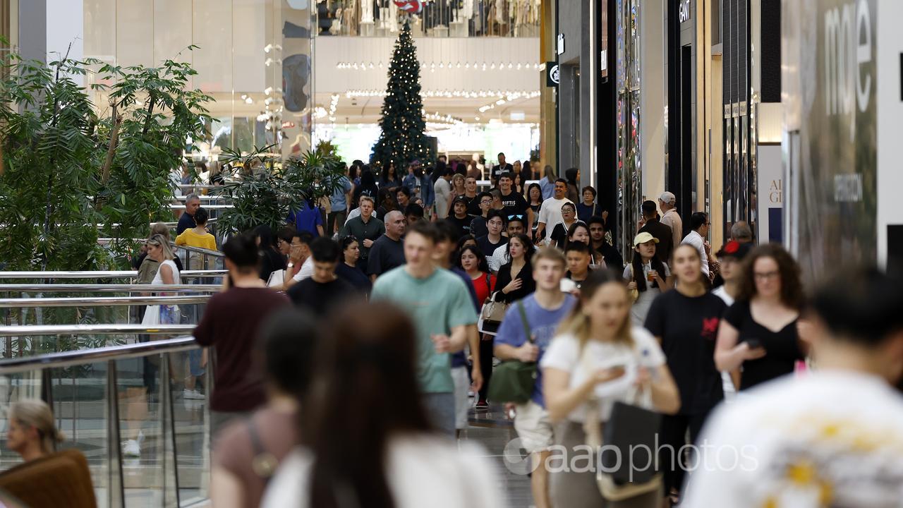 Shoppers in Melbourne (file)
