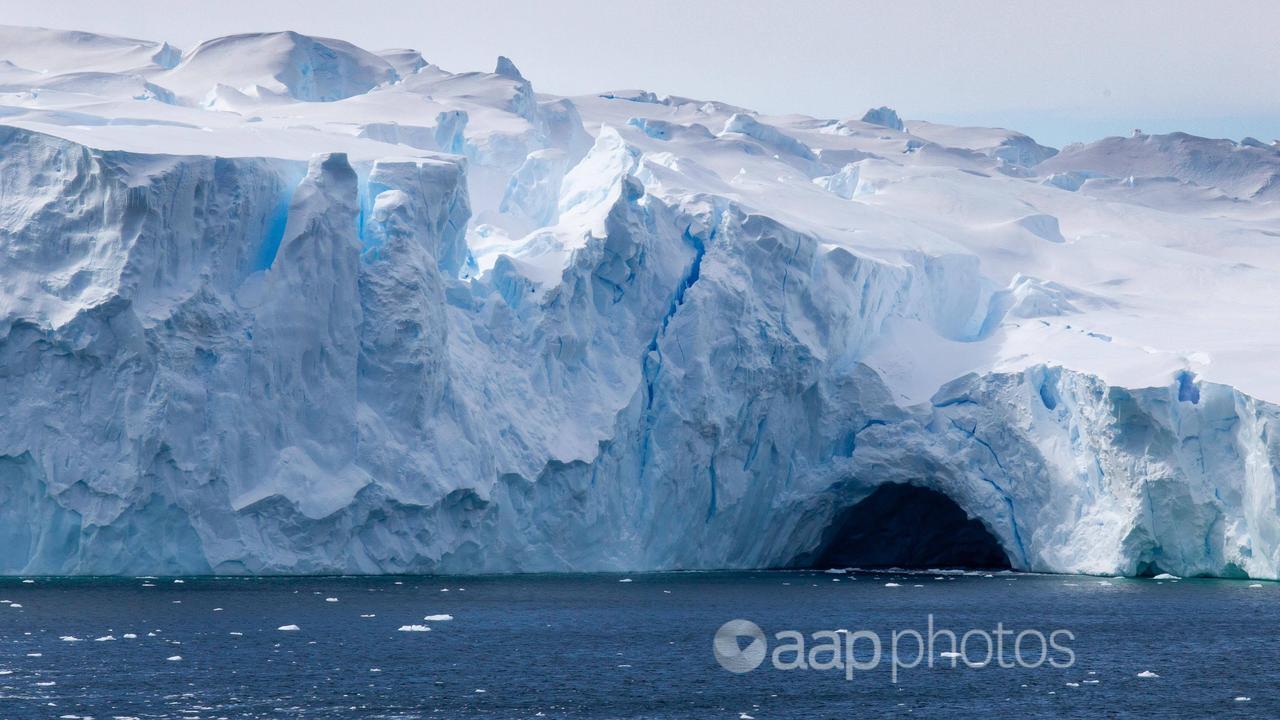 Antartctic glacier