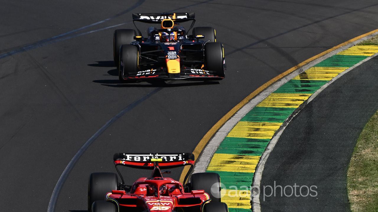 Sainz passes Verstappen.