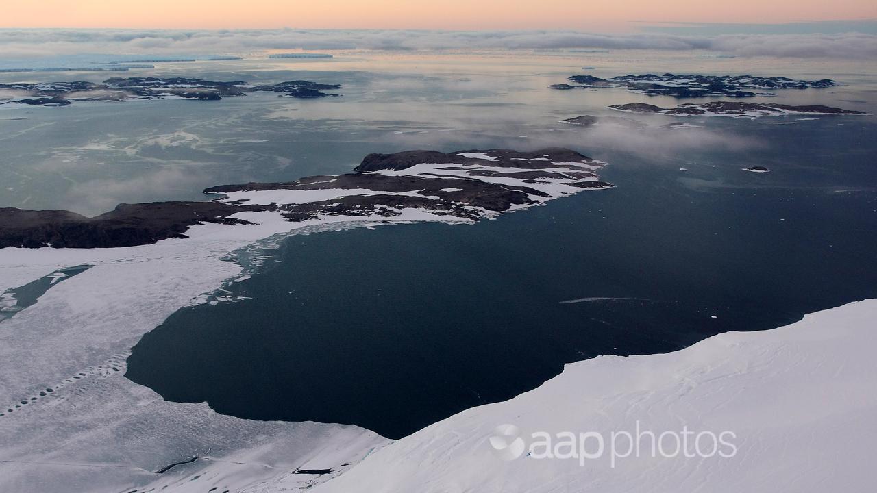 The Knox Coast iceshelf in the Australian Antarctic Territory, 2008