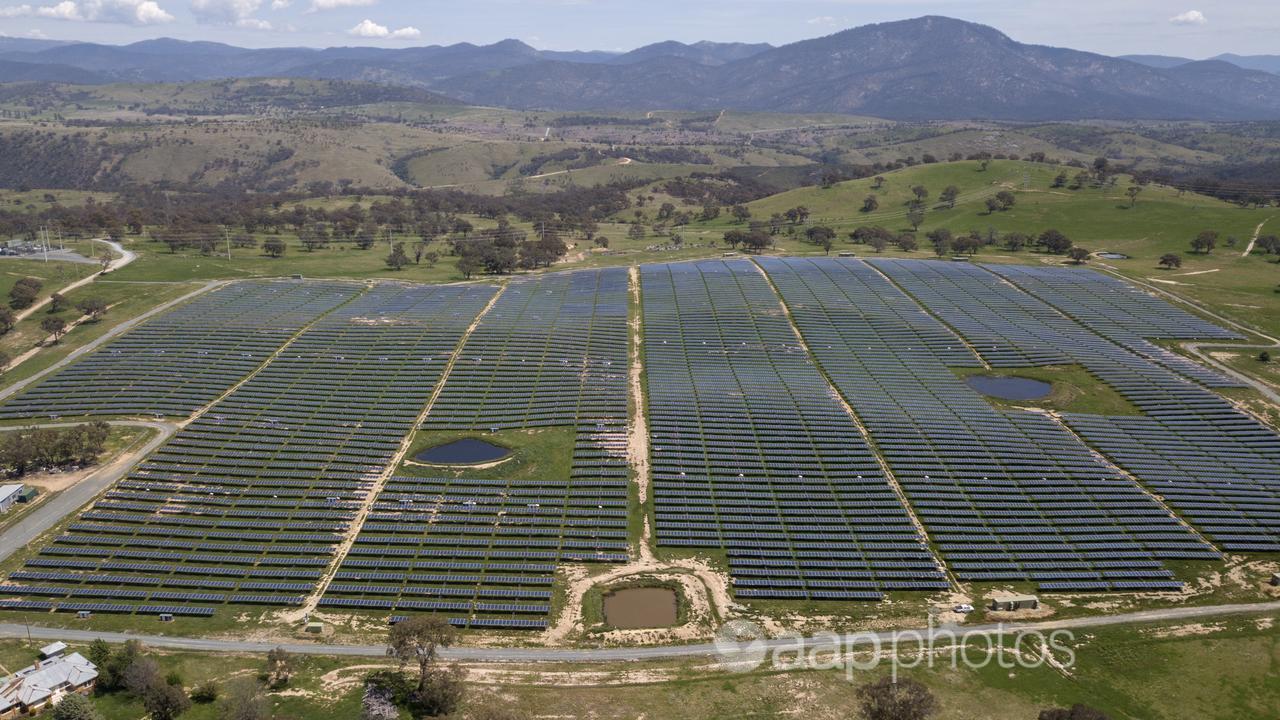 Australia is being urged to become a world leader on climate change.