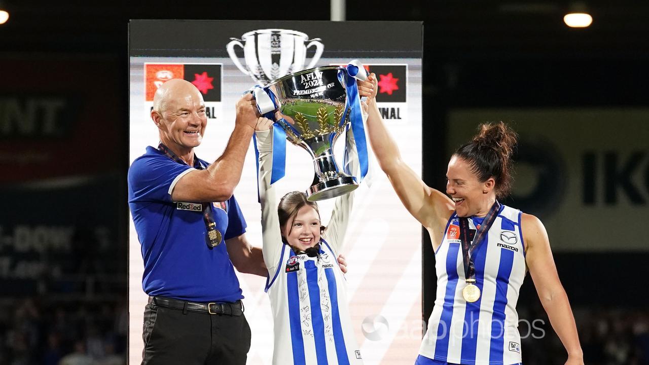 Kangaroos coach Darren Crocker and captain Emma Kearney.