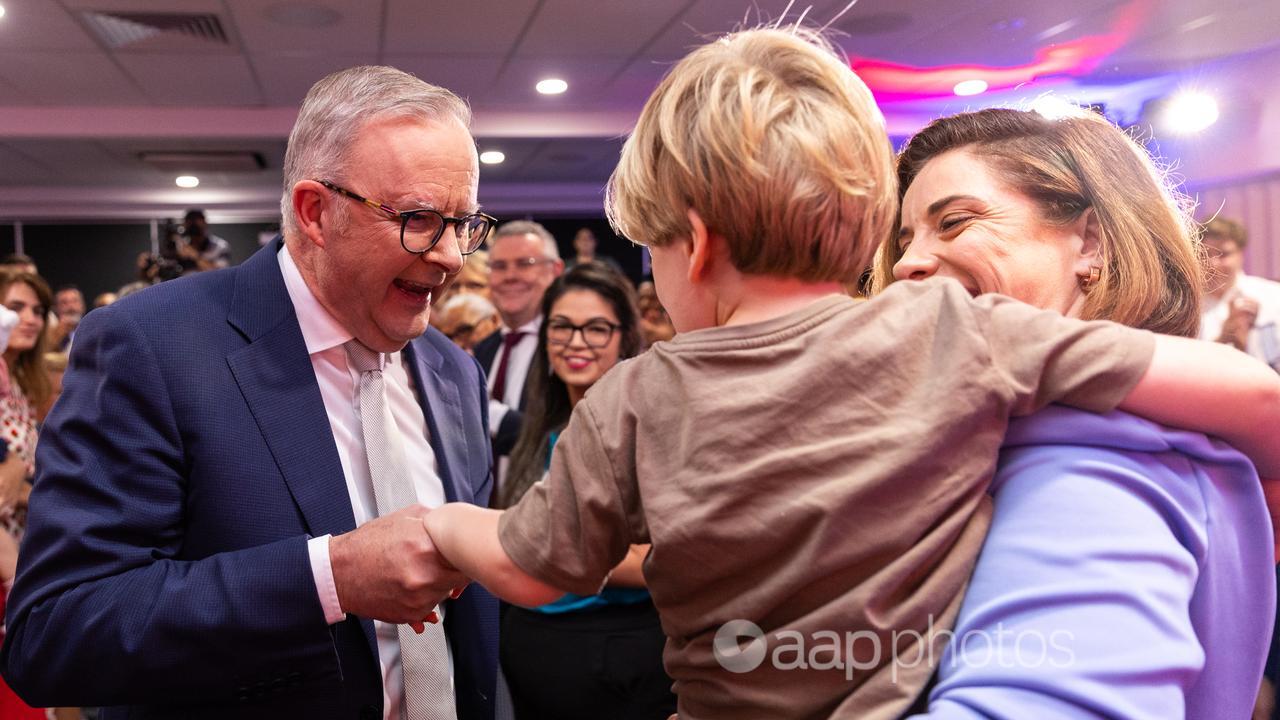 Anthony Albanese greets members of the public 