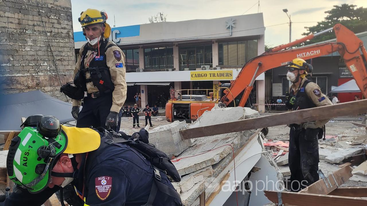 Australian disaster response teams assisting in quake-struck Vanuatu.