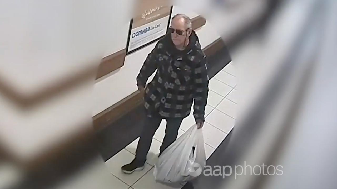 CCTV footage of Keith Lees in Geelong (file)