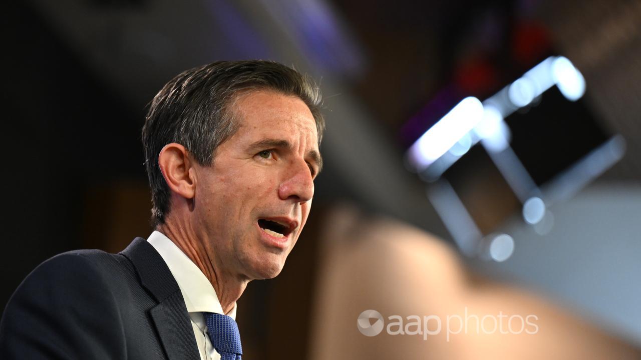 Simon Birmingham addresses the National Press Club (file)